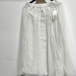 Elegant White Tulle Skirt, M, New